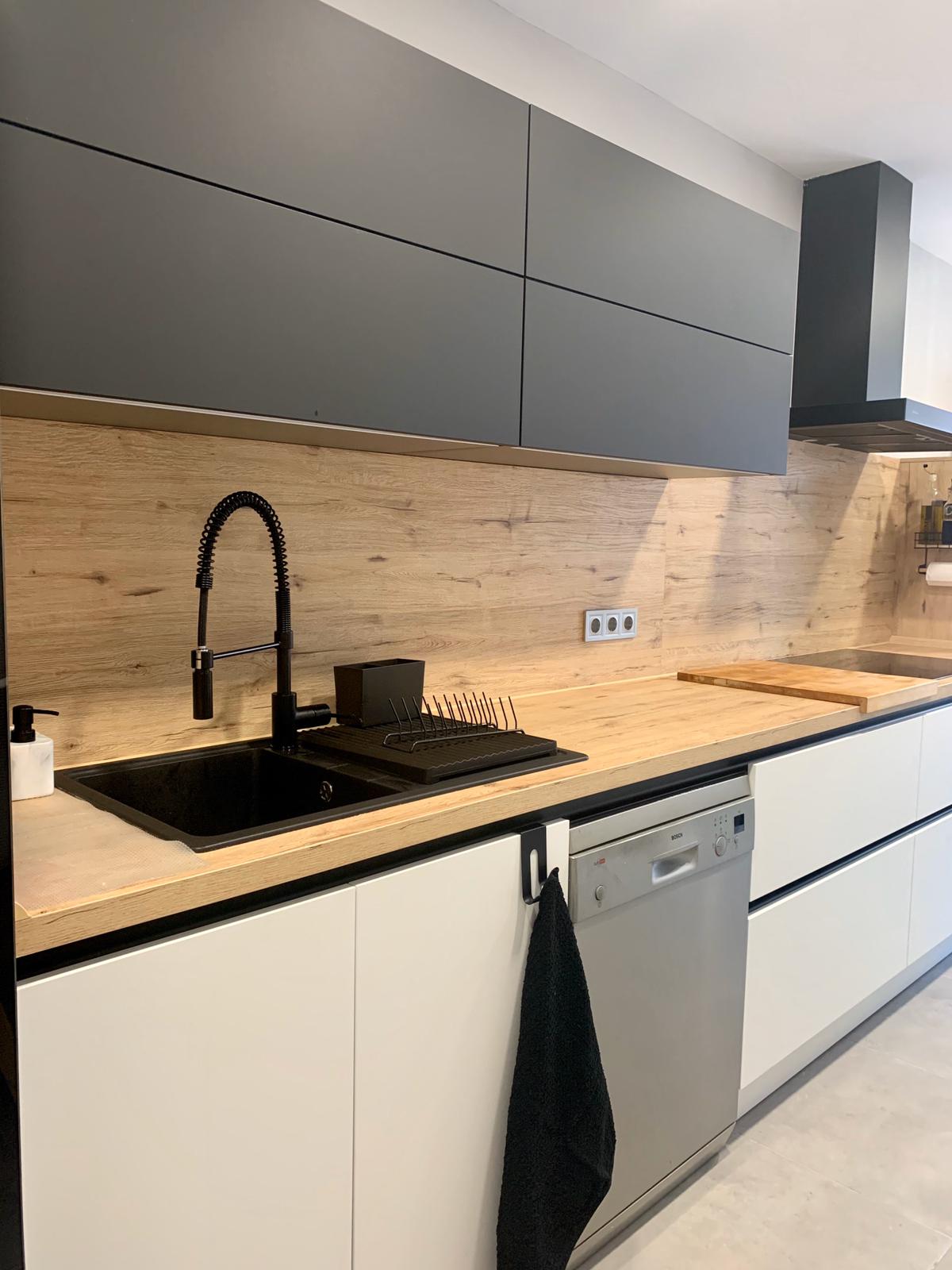 Proyectos Realizados 7 Haya Blanco Negro Cocina Moderna Maskeco 1 1