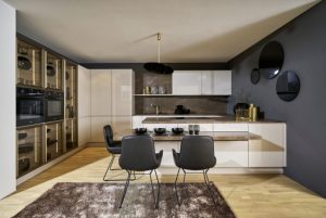 Cocinas Pequeñas 6 Cocina Moderna Alpha Lack High Gloss Sahara nolte maskeco 768x514 1